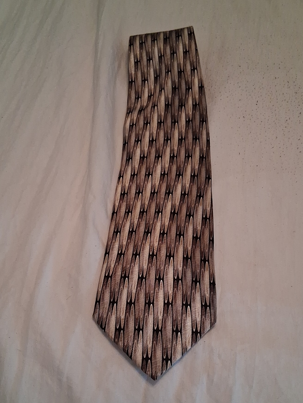 Vintage Carlos DeVenezia Tan and Black Patterned Silk Tie